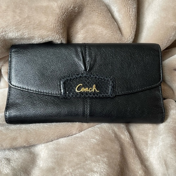 Coach Purse and matching leather wallet - Picture 5 of 7